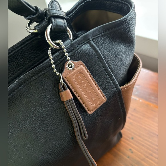 Coach pebbled leather two tone vintage tote shoulder bag purse D1494-F31303 - Picture 5 of 6